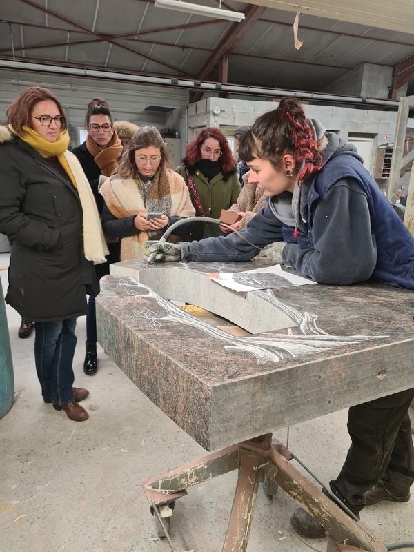 atelier de gravure sur stèle
