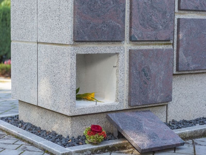 tout savoir sur le columbarium en granit