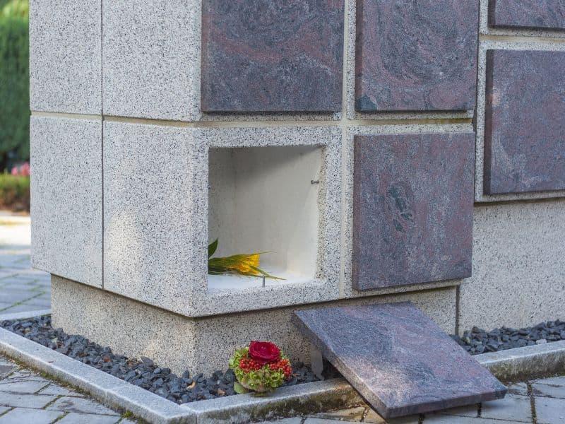 tout savoir sur le columbarium en granit