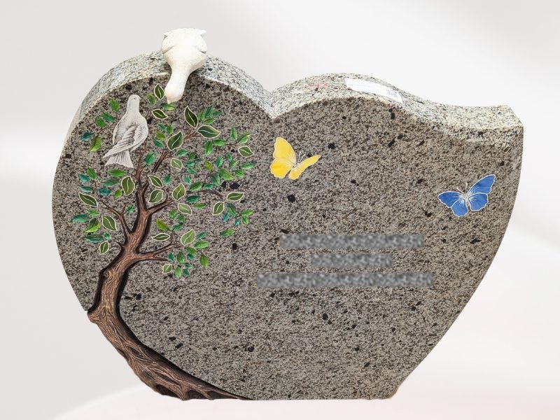 Stèle avec arbre sculpté, papillons en pâte de verre et colombe en 3D